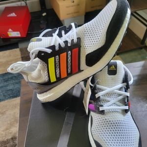 Adidas Ultraboost Pride. Size 8.5 Mens